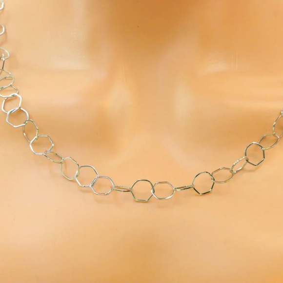 Minimalist Necklace, Sleek & Modern Design, Women’s Fashion, YC110392-N - Picture 2 of 10